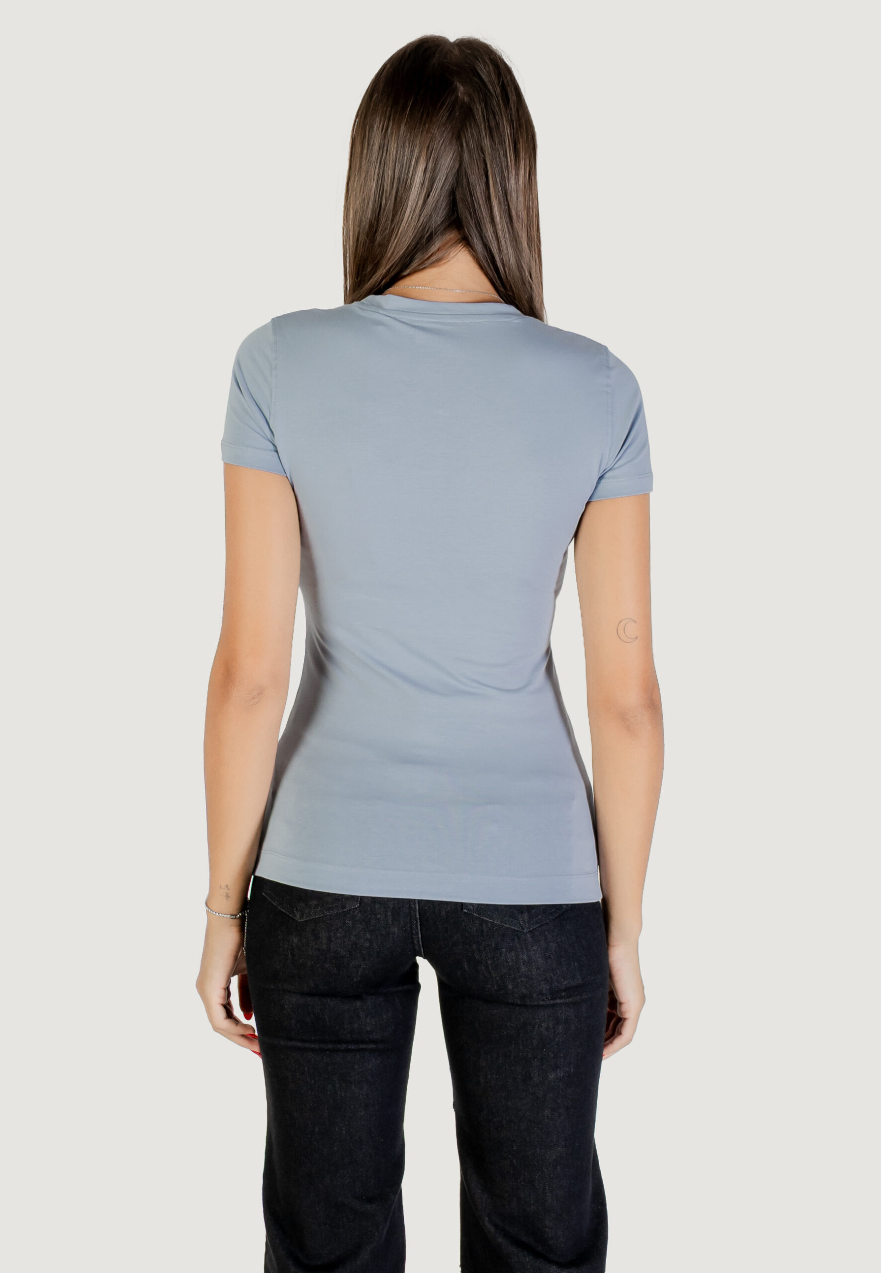 T-shirt Guess ss triangle flowers tee Indigo - Foto 5