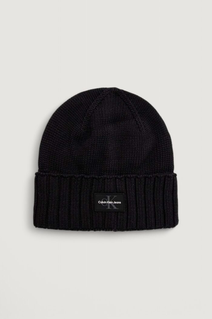 Berretto Calvin Klein Jeans mono logo patch beanie rub Nero
