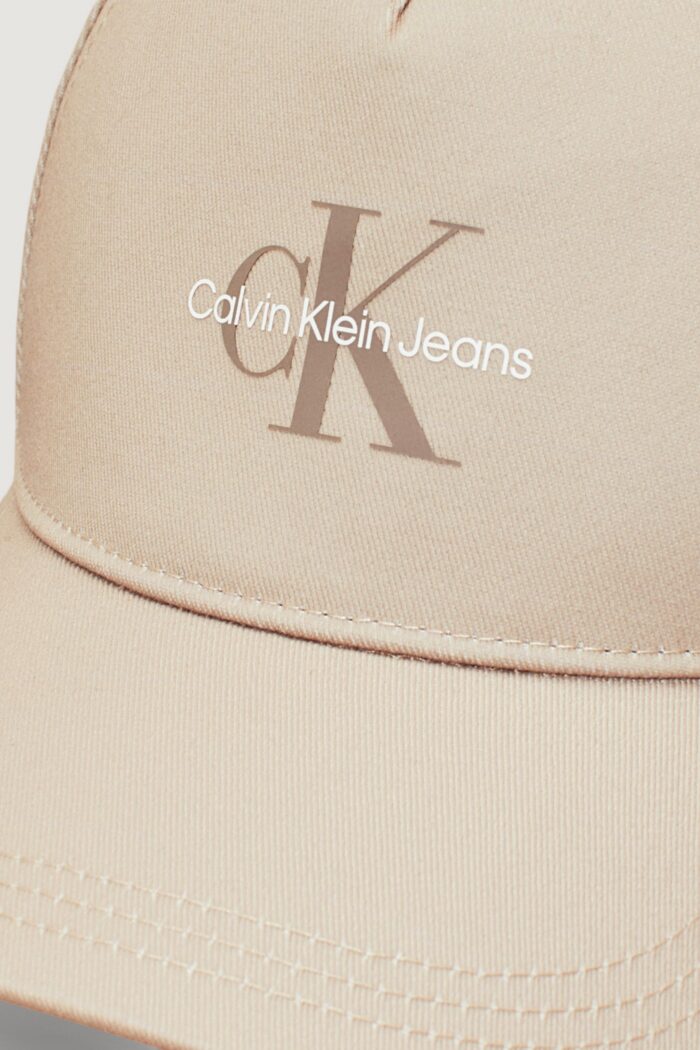 Cappello con visiera Calvin Klein Jeans monologo print cap warm Beige chiaro