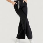Pantaloni sportivi Guess Active 3d peony wide leng pants Nero - Foto 1