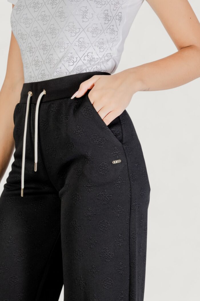 Pantaloni sportivi Guess Active 3d peony wide leng pants Nero