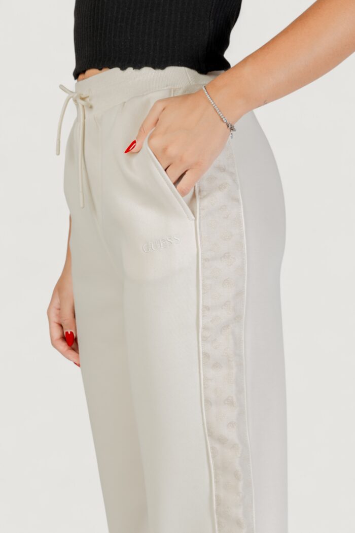 Pantaloni sportivi Guess Active maryella jogger Panna