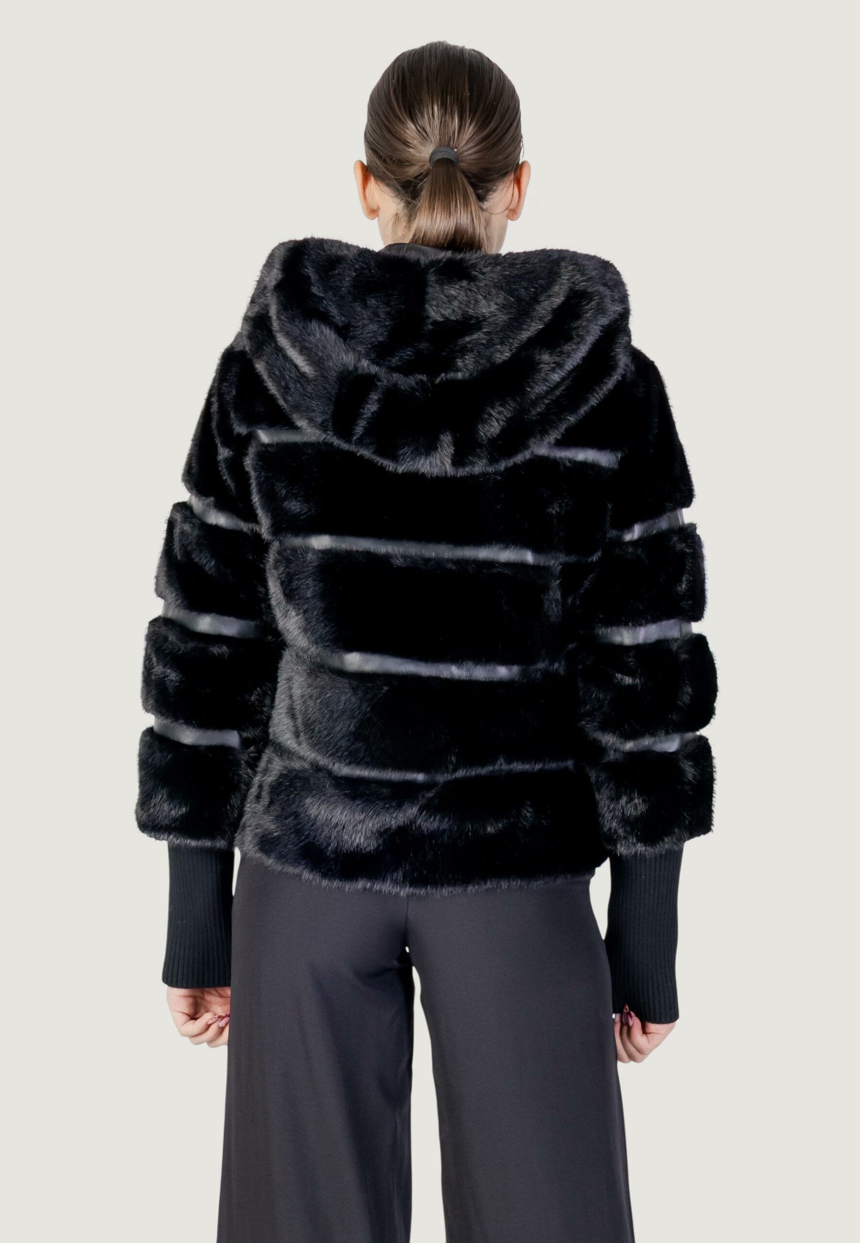 Pelliccia ecologica Choral Nero - Foto 2