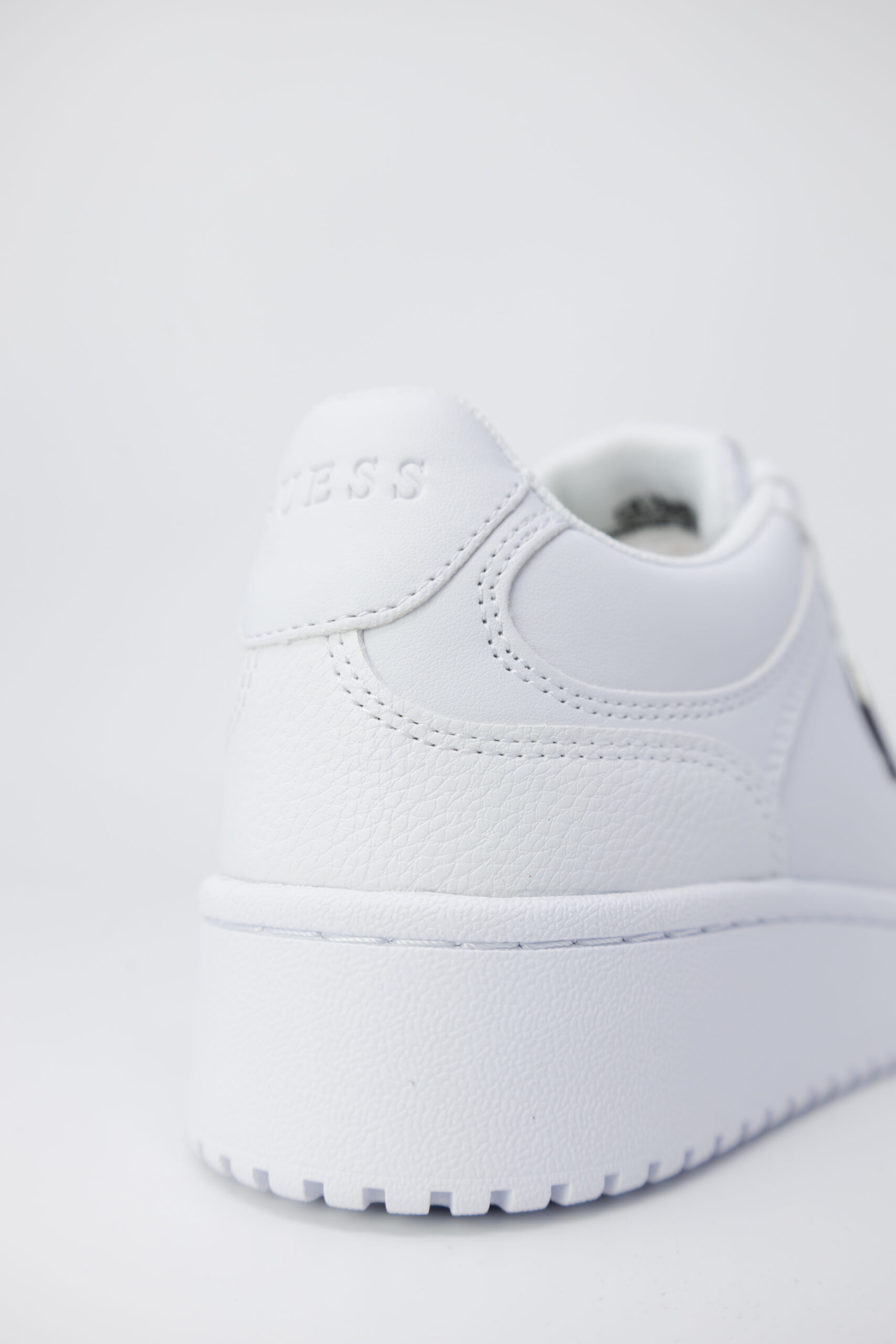 Sneakers Guess miram Bianco - Foto 5