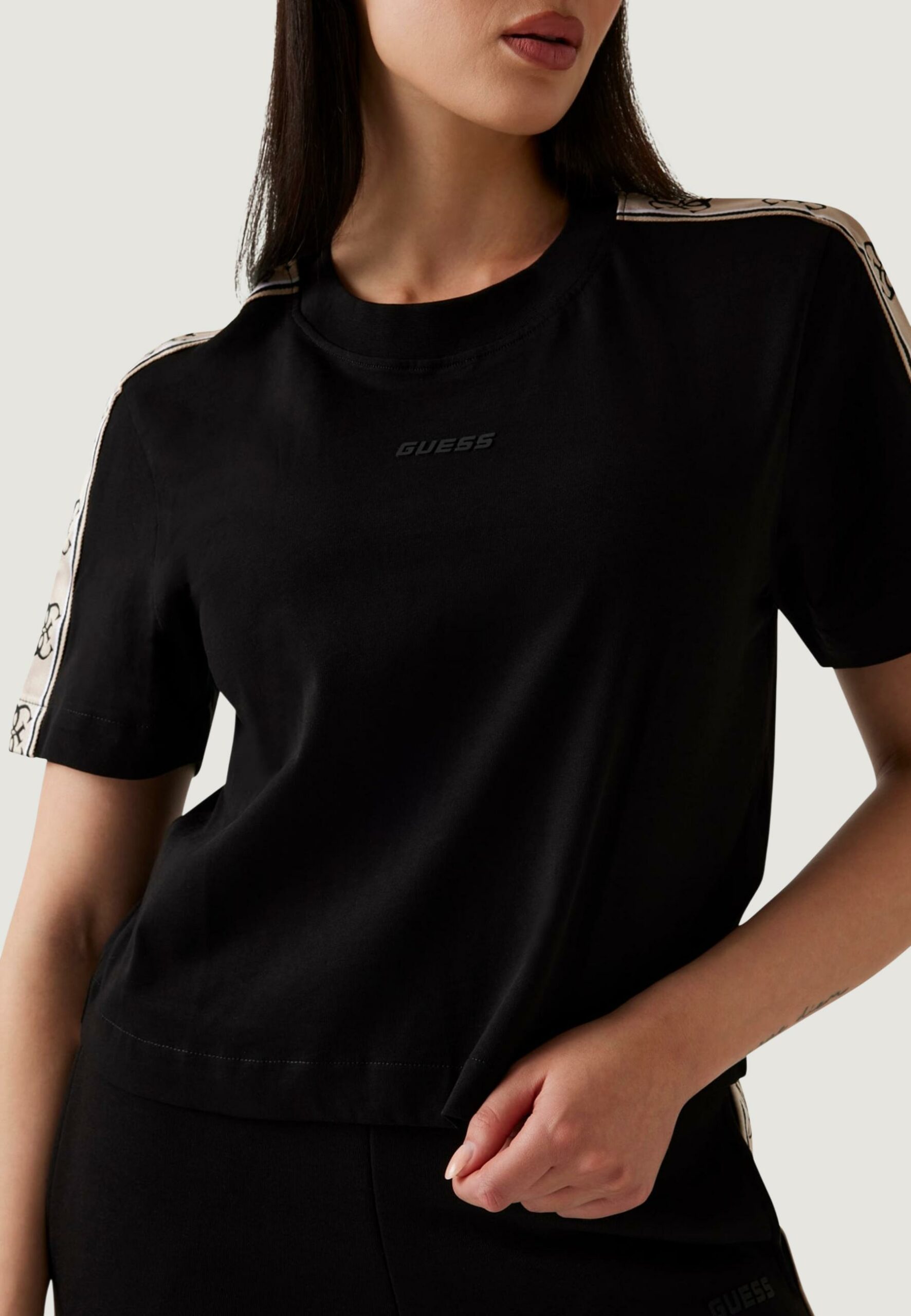 T-shirt Guess Active britney crop tee Nero - Foto 3