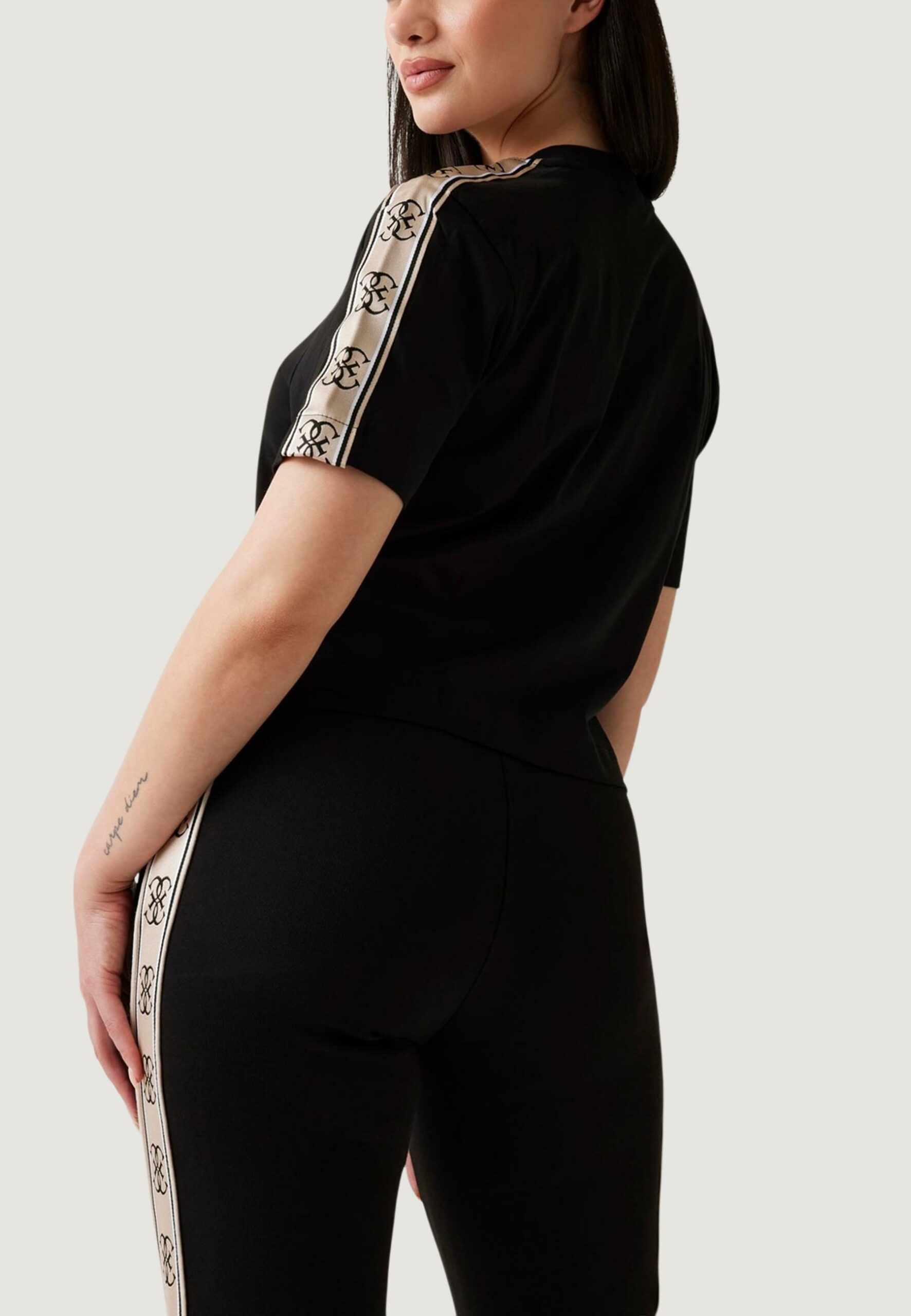 T-shirt Guess Active britney crop tee Nero - Foto 4