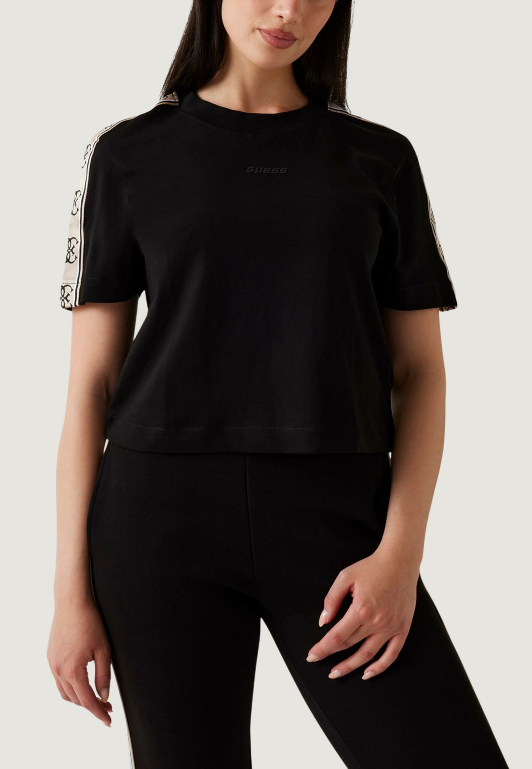 T-shirt Guess Active britney crop tee Nero - Foto 2