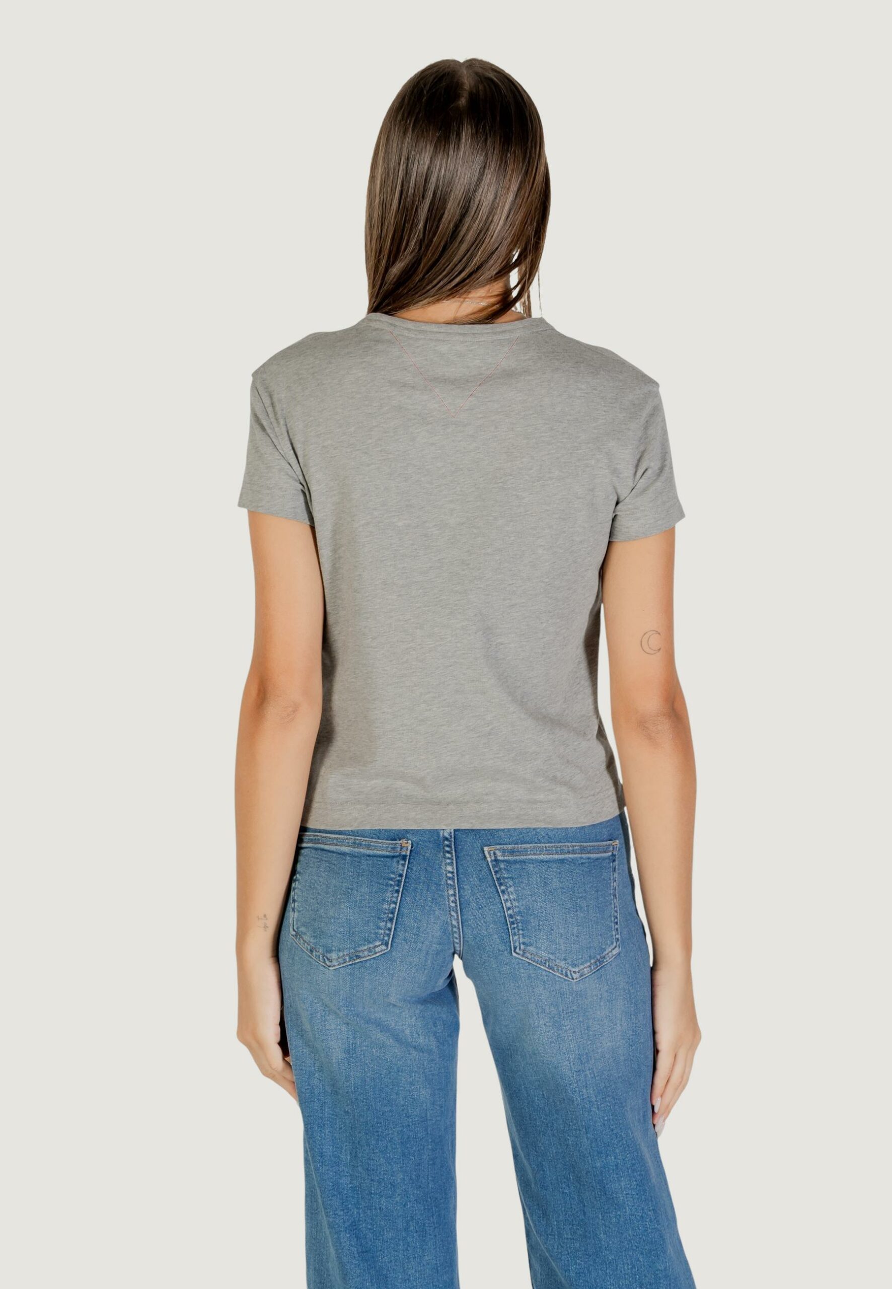 T-shirt Tommy Hilfiger Jeans tommy girl graphic t Grigio Chiaro - Foto 5