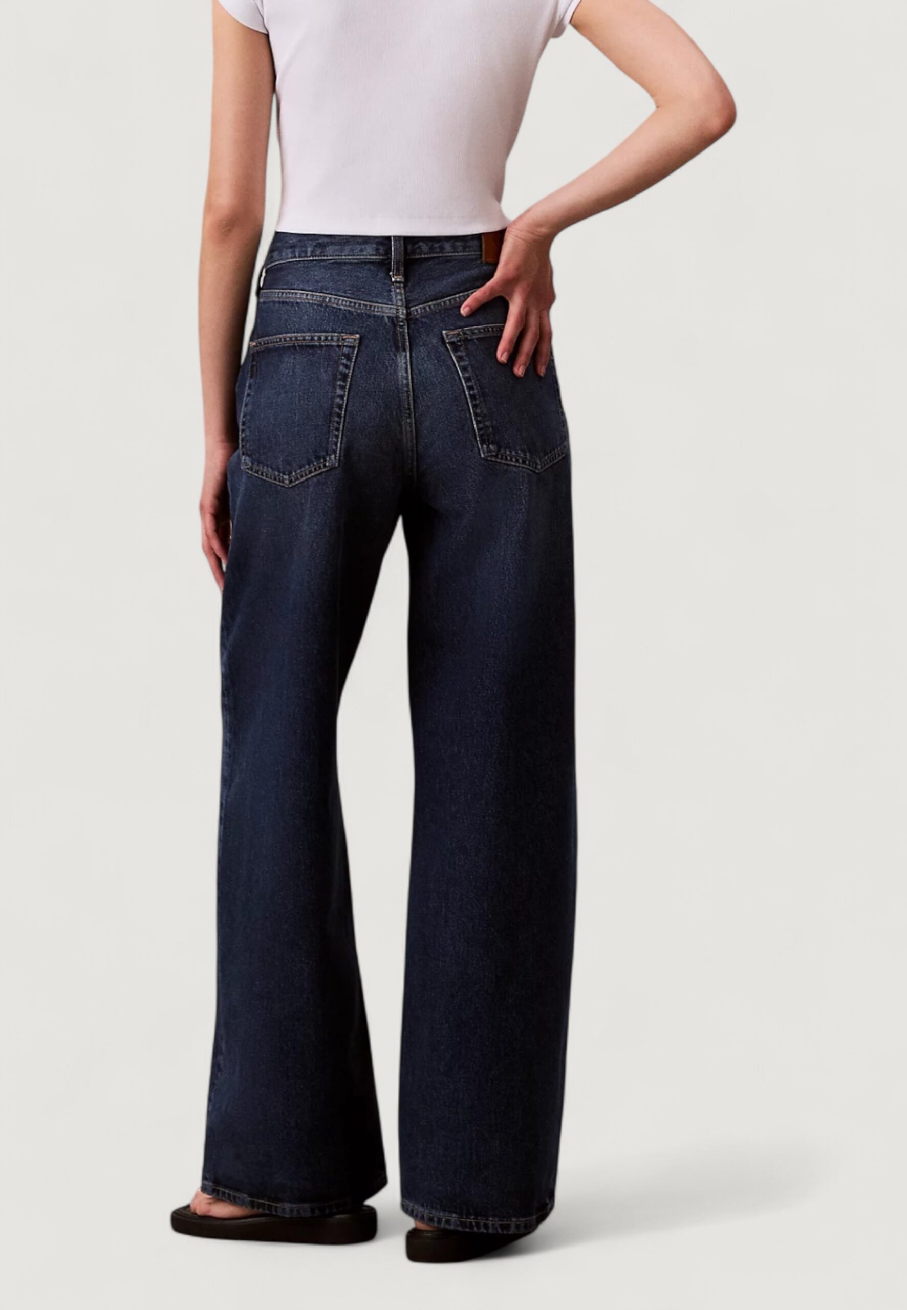 Jeans bootcut Calvin Klein Jeans the wide leg tinted Denim - Foto 2