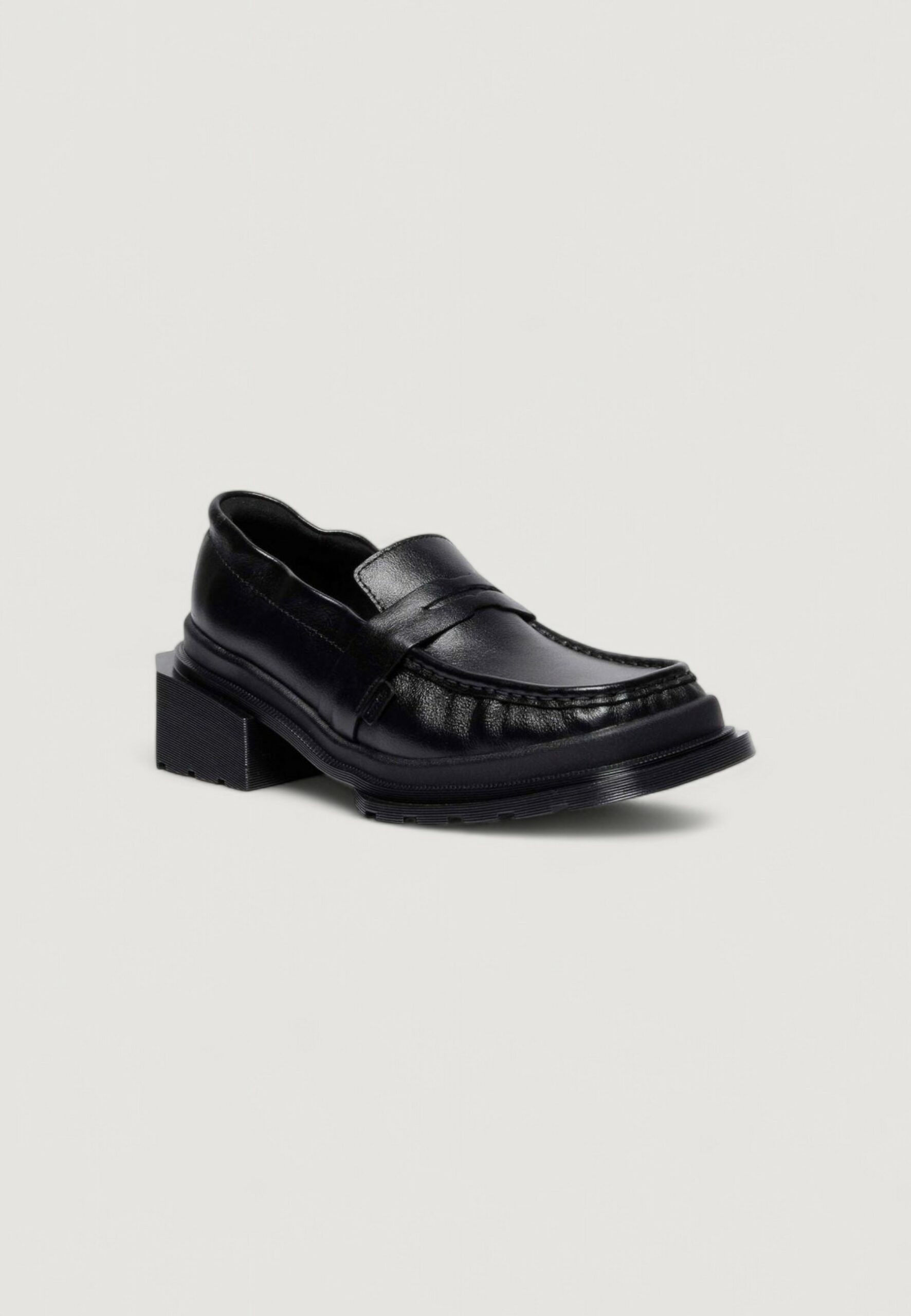 Scarpe basse Dr. Martens maybole loafer milled gloss Nero - Foto 4